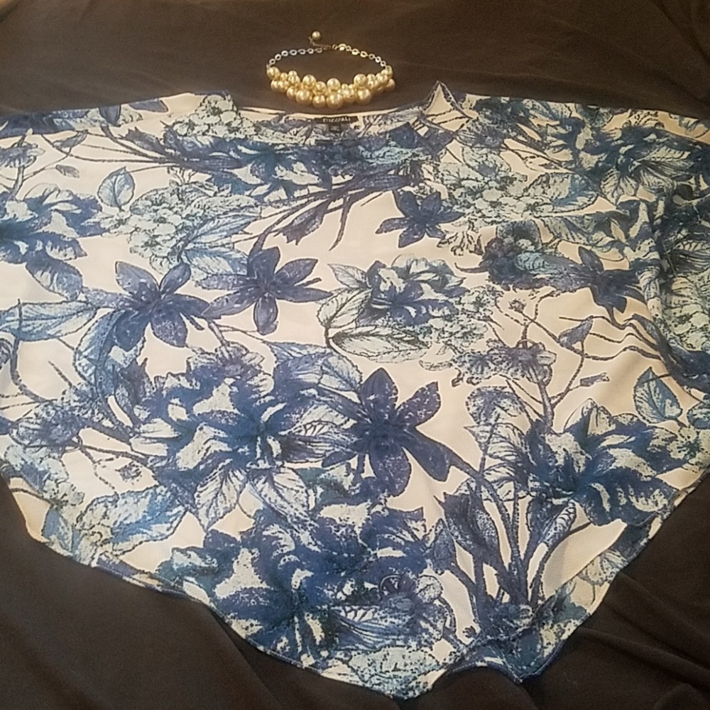 roz & ALI size 2X poncho in blue floral print